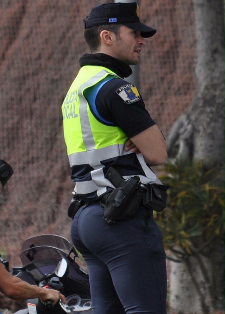 tall:  He knows what he’s doin   La Policia De Las Islas Canarias&hellip;