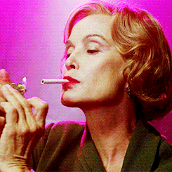 fionagoddess:  Jessica Lange + lighting up a cigarette 