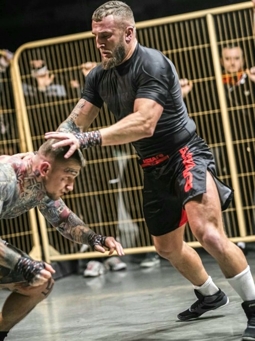 Boom Fists And Knees In A Bareknuckle KOTS Fight