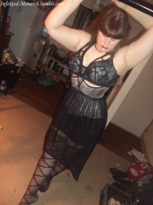 infekted-monarch:  Playing around in the harness dress(thing?) I made.