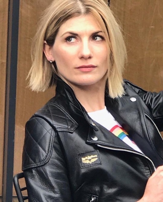 piperwhittaker:  tinyconfusion:   the movie we deserve   The Doctor and Rose Tyler as it s h o u l d be. 