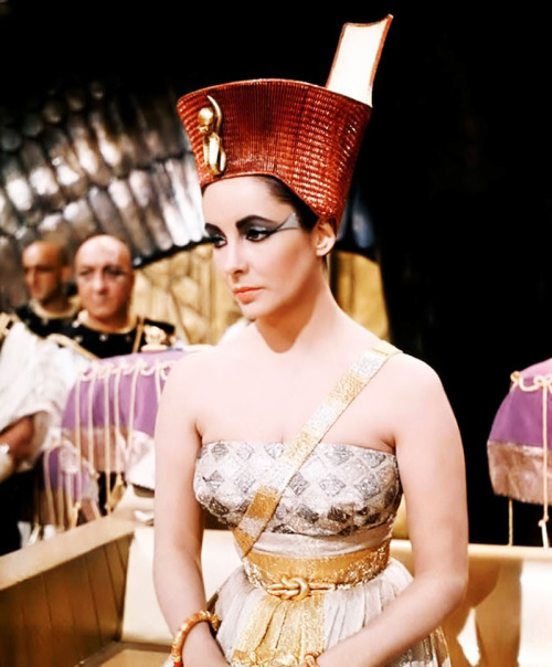 Portrait of Elizabeth Taylor for Cleopatra (d. Joseph L. Mankiewicz, 1963)