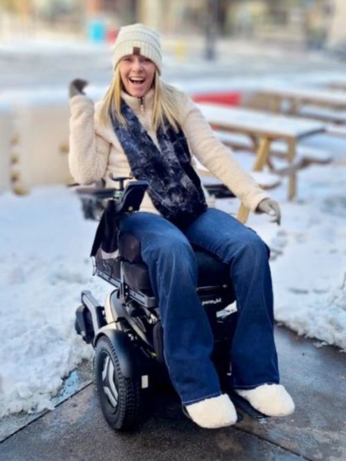 Quad blonde in her power chair