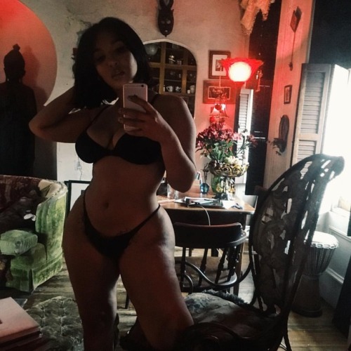 dream-girls-only:  Yaris Sanchez