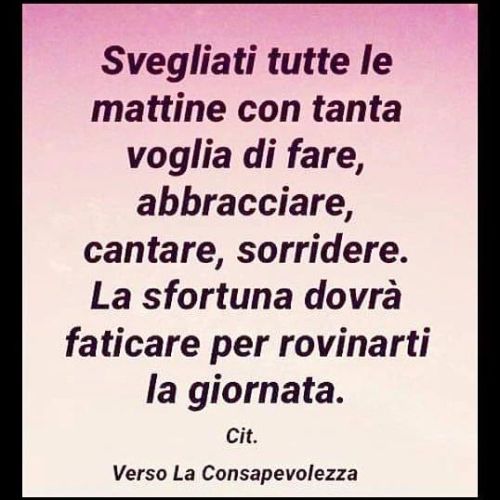 “Quando uscite di casa, alzate il mento, su la testa, respirate profondo, bevetevi la luce del sole. Salutate gli amici con un sorriso e mettete l’anima in ogni stretta di mano. Non abbiate timore di venire fraintesi e non sprecate nemmeno un minuto...