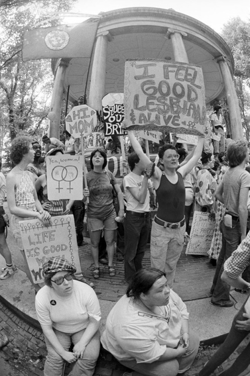 greypoppies: (Pride parades, 1970s.)