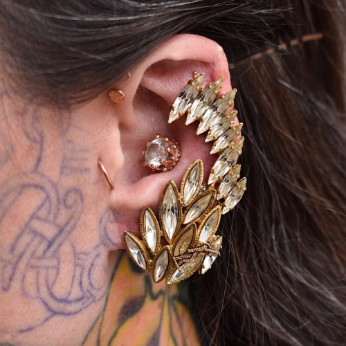 shannakeyes:@colin_o took this photo of my new pretty @ysl ear cuff ✨