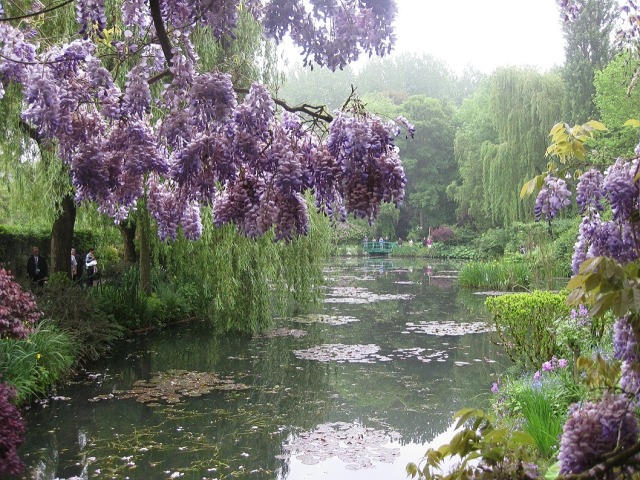 etherea1ity:Monet’s garden ( via )
