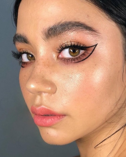 madeofwhitebone:makeup for 2020