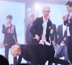pandreos:  jongin picks sehun to sit on his back for his push-ups punishment   
