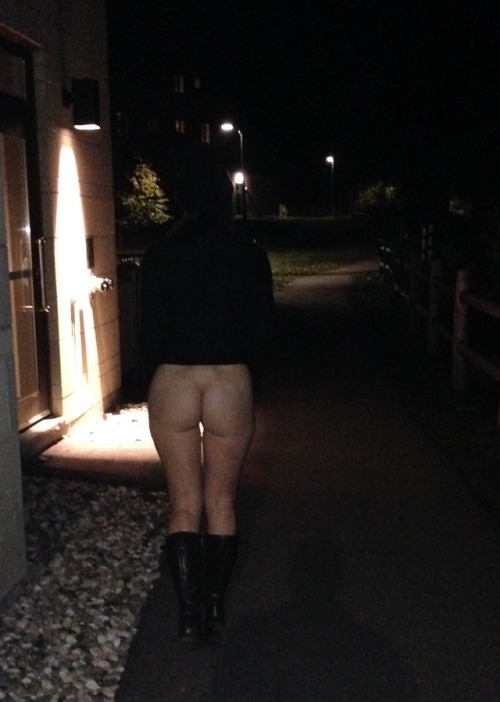 Well, once again I went out for a walk and forgot my pants. @wifexhib