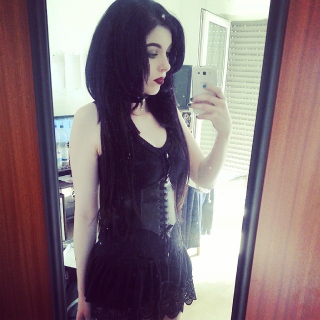 iravampira:  Wollt ihr mal so was wie ein get ready with me sehen?