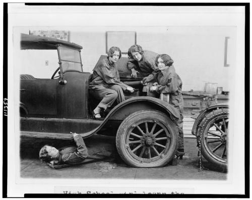 coolchicksfromhistory: High school girls learn the art of automobile mechanics. Left to right: Grace