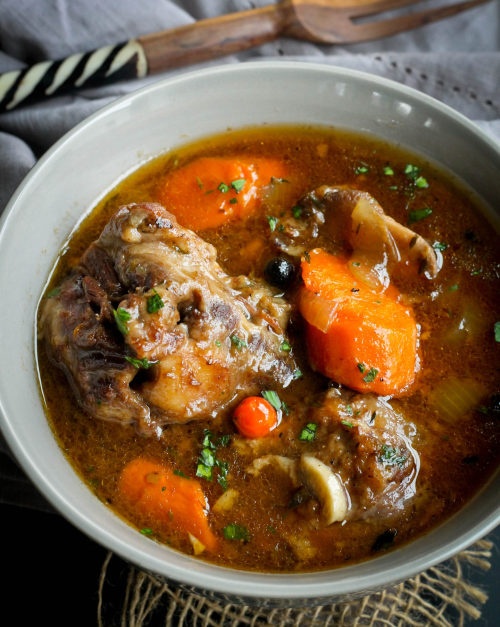 SLOW COOKER OXTAILS