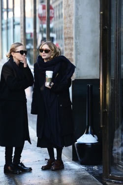 laurenstuckydesigns:  Mary-Kate and Ashley before THE ROW F/W 2014 show in New York. Photographed by Tommy Ton