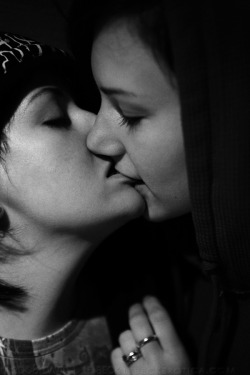 lipstick-lesbian:  lesbiansilk:  The Kiss