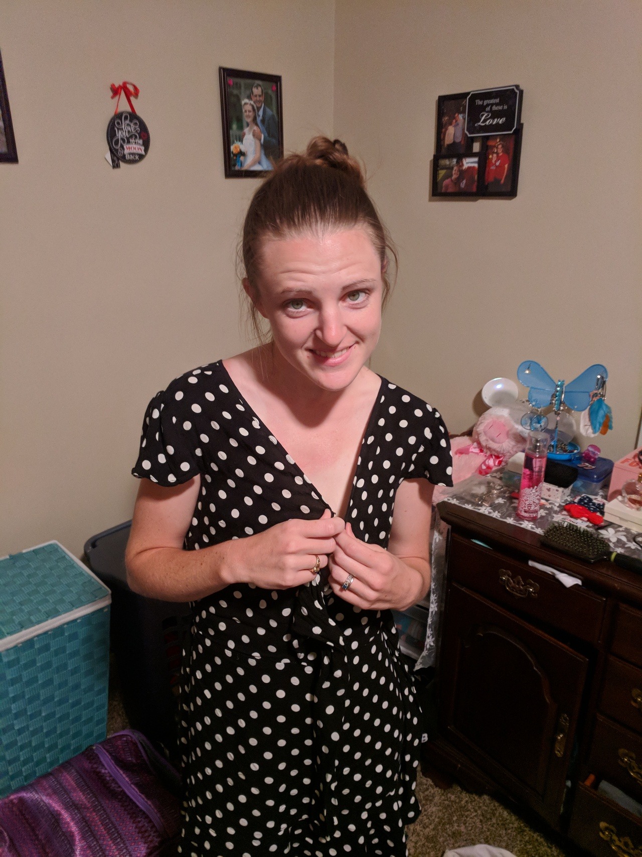 genobabyyeah:  My wife got a new dress, and I love it! Especially when she has no