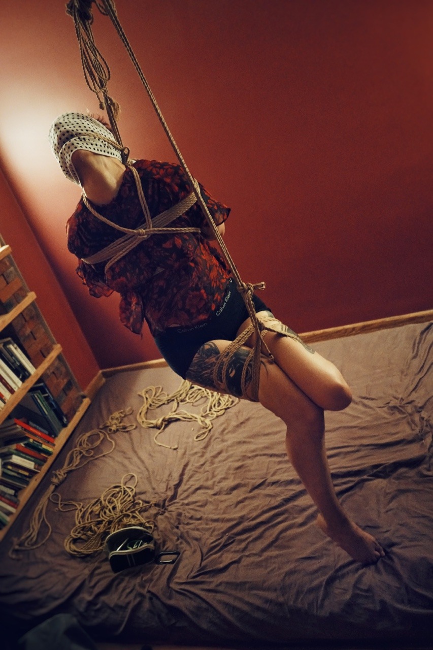 enbydea-masochist:  Warm evening distraction with Paco 🐾