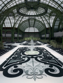 versaillesadness:French garden inside the Grand Palais, Paris.