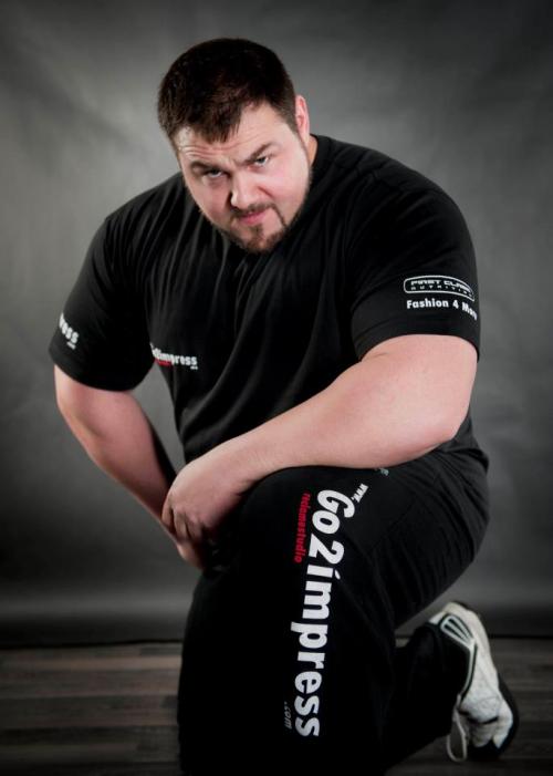 superbears:  Young Sexy Bull: Want