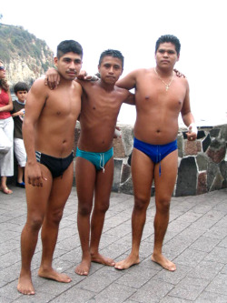 mayates-y-chacales-2:  Acapulco boys