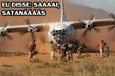 Aquele momento que eu peço licença e o féla da puta não sai da minha frente: