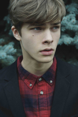 strangeforeignbeauty:  Bogdan Bidasca |