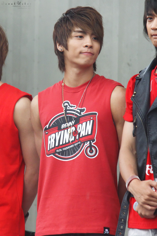 fyjjong:charity walk public broadcast ♡ 100612© dazuk usher (do not edit or remove logo)