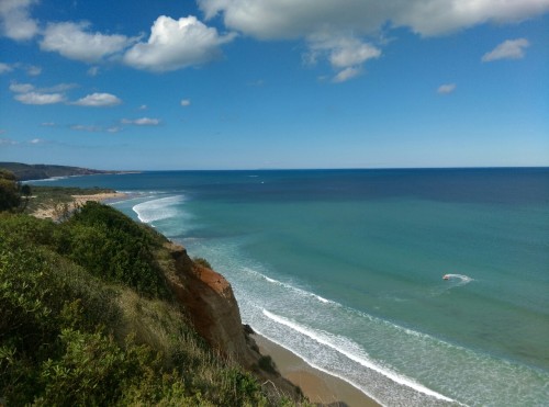 daises-stars: thehealthiest-gel-ever: Driving towards the Great Ocean Road. I’ve missed my Aussie Tr