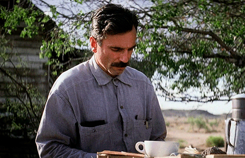 boozerman:  I DRINK YOUR MILKSHAKE! I DRINK IT UP!  DANIEL DAY-LEWIS as Daniel Plainview in THERE WILL BE BLOOD (2007) dir. Paul Thomas Anderson  