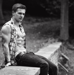 hotguyzblog:  Follow HotGuyzBlog for more like this!