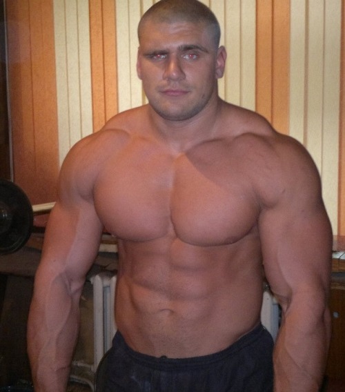maxtem19: muscleryb: Dima Vasilenko19yo >> 25 yomuscle growth  Who the fuck looks like that at 19???????????? 