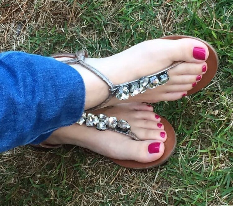 mynorg:Bellos piecitos en sandalias