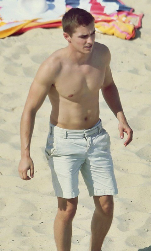 male-and-others-drugs:  TOP 500 HOTTEST MAN’S OF ALL TIME#447 Dave Franco