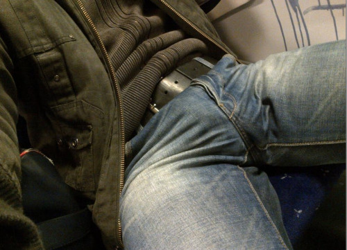 lowhung505:  FOLLOW LOWHUNG505 @ http:// lowhung505.tumblr.com Over 36,000 Followers!   Love a well packed pair of Levis…