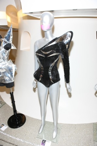 thatboyisamonnster:  Lady Gaga’s ‘ARTPOP’ Pop Up Gallery in New York City. 