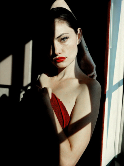 Phoebe Tonkin - Page 2 C1c1157975e110cd3d8268d89656952a88f56e37