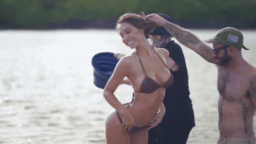 bigamerica624:  Alexis Ren. Needed a longer clip.