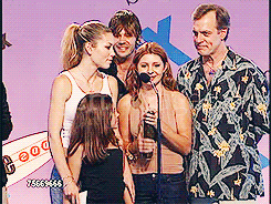 battery-operated-toy:  Cast of 7th Heaven at the 2001 Teen Choice Awards press room