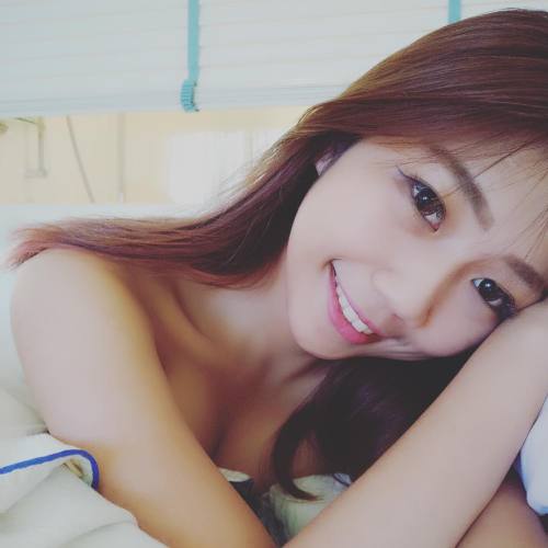 kill4pleasure: sgsweeties2: Follow @sgsweeties2​ for more!!Help to share and reblog :) Aww her face