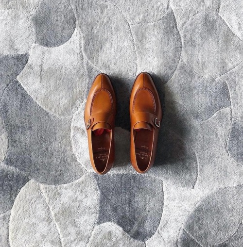 Following our custom made inspiration, a fantastic pair of #singlemonkshoes 80157 in tanned vegano.h