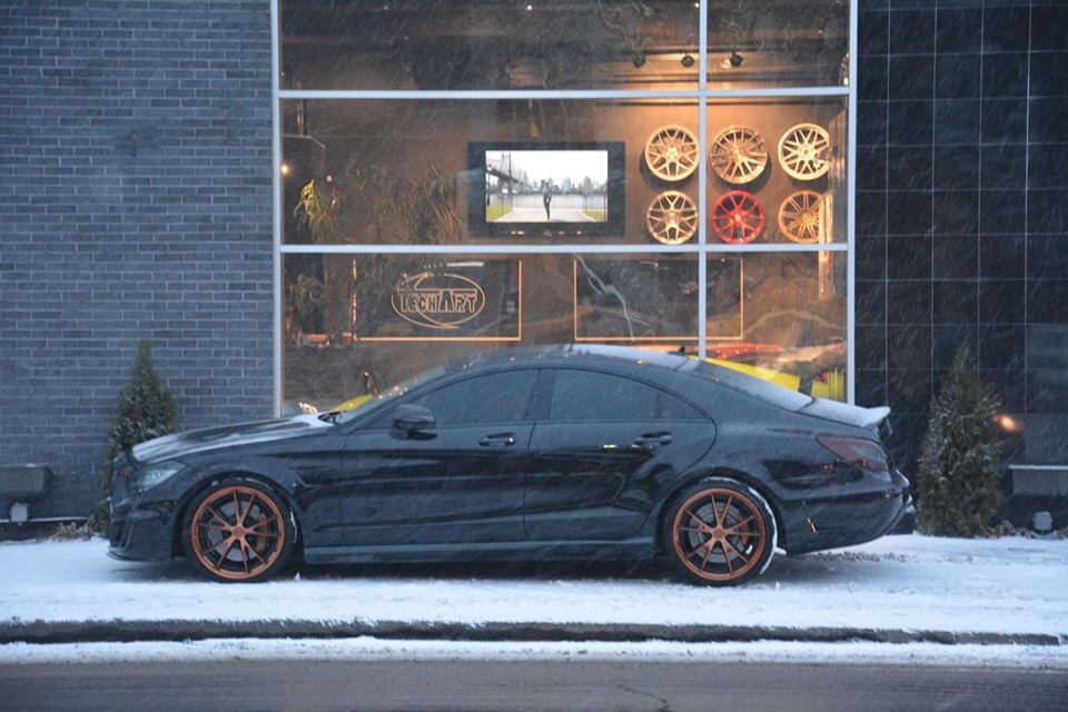 carsartandarchitecture:  Snow day in Montreal, not a good day to drive your fancy