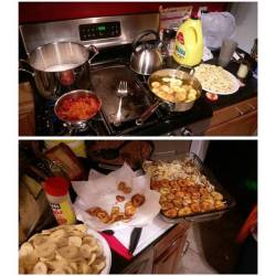 It&rsquo;s goin&rsquo; down in this kitchen tonight!!! 😁😋 #rice #beans #plantains #pastelon