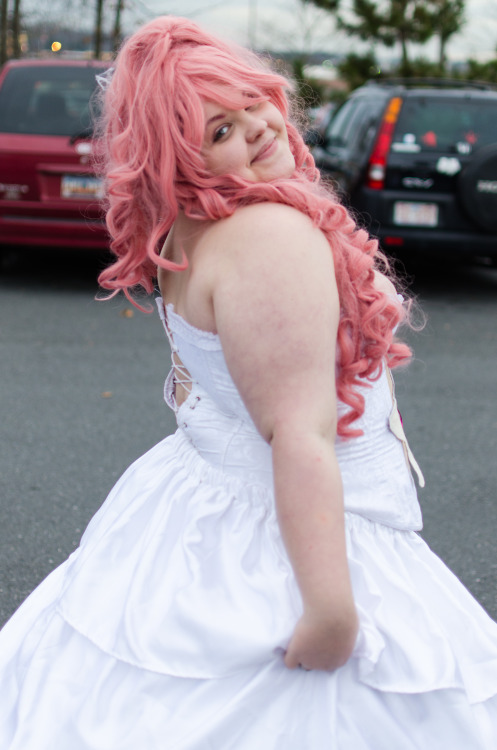 lolitasquad:space-pups:theparadoxspace:valcidious:Ichibancon 2015kingdom-of-hurts - Rose Quartz amazing  oh my god this is my favorite thing  BEAUTIFUL  > u< <3