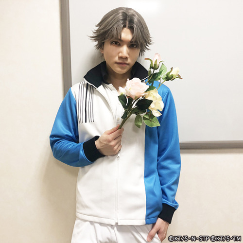  Our 6th Atobe Keigo appeared on daily picture for his character’s birthday yesterday 