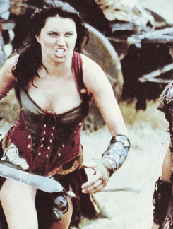 warrior-princess87:  Xena with sword 