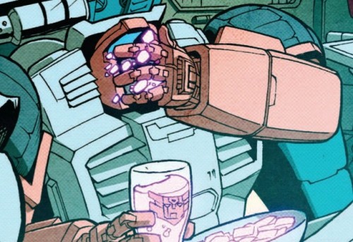 minalady: Transformers Drinking/Eating