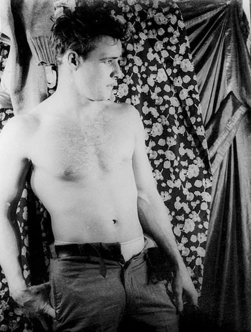 spankbankboys:  Marlon Brando photographed by Carl Van Vechten, 1948