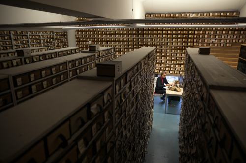 Marijke Ottink working in the archive of the Thesaurus Linguae Latinae (T.L.L.) in the Bavarian Acad