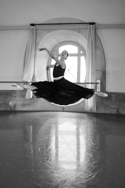 Hannah O’Neill, Ludmila Pagliero, Sae Eun ParkGiselle, rehearsals @ Paris Opera Ballet © Yonathan Ke